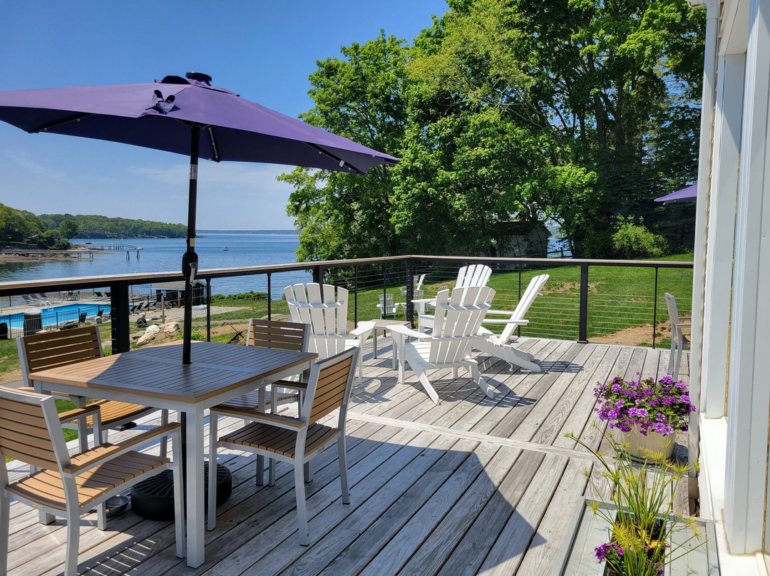 727 Ocean Sunset Bar