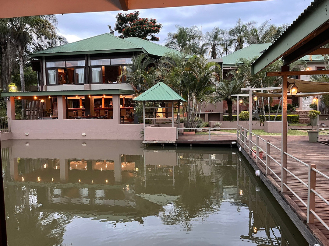 Bambuu Lakeside Lodge主图