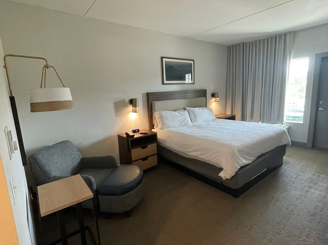 Holiday Inn & Suites Pigeon Forge Convention Center By IHG主图