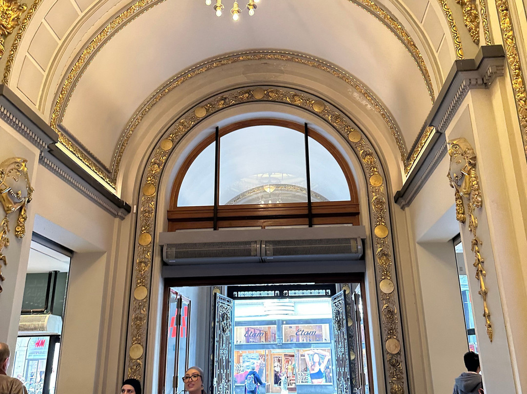 Shopping Stadsfeestzaal-安特卫普必去景点
