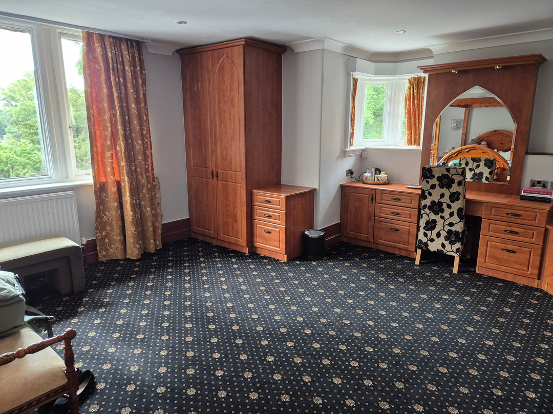 Springbank Manor