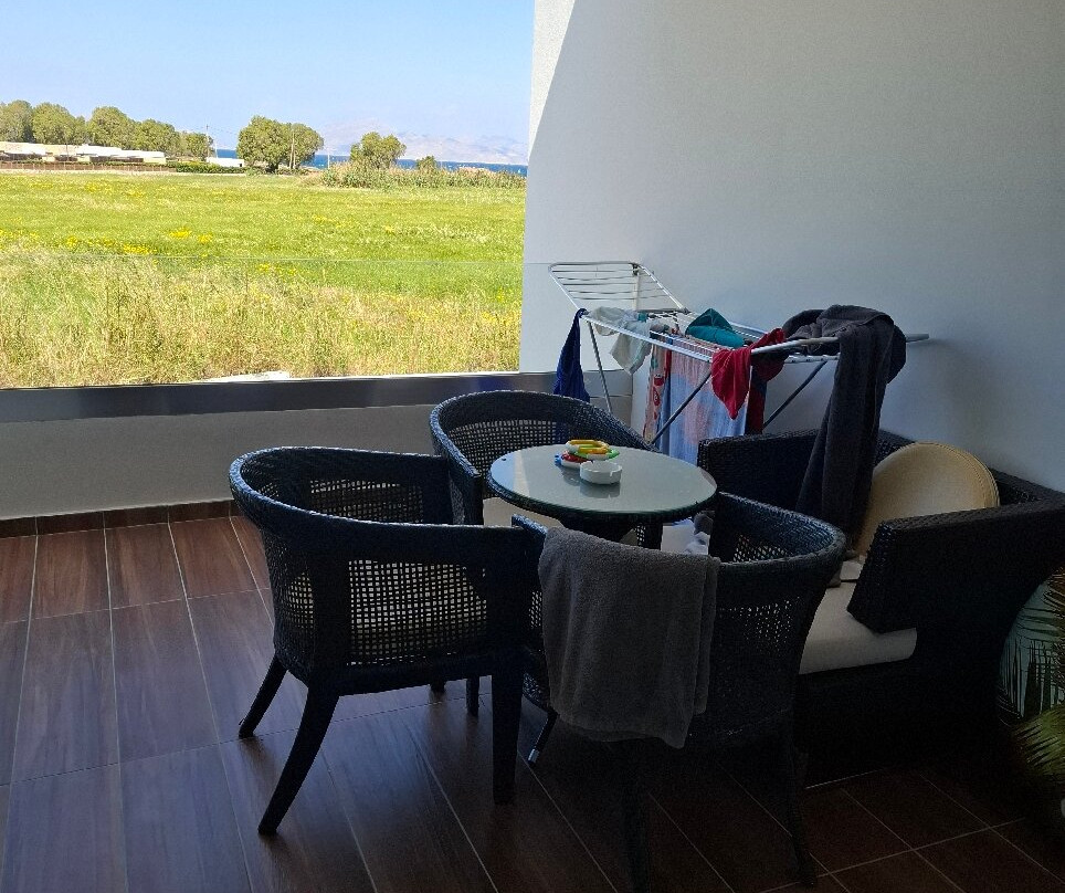 Sandy Beach Hotel & Family Suites主图