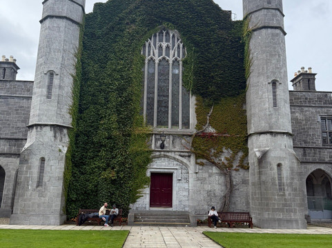 Explore Galway with Candela-戈尔韦必去景点