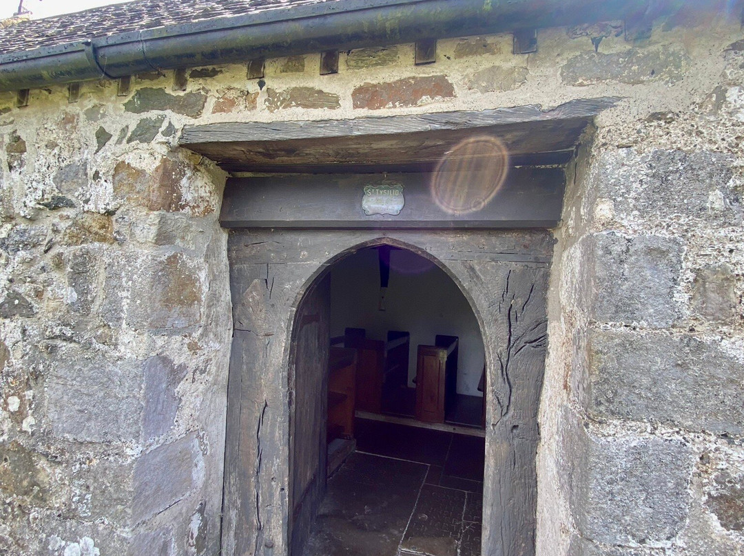 St Tysilio's Church-Menai Bridge必去景点