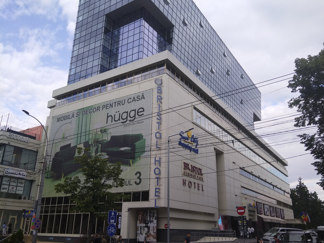 Bristol Central Park Hotel主图