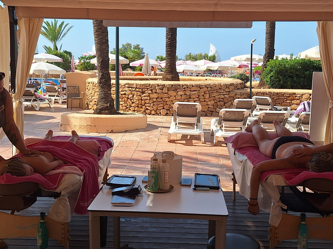 Massage Beach Ibiza-博萨海滩必去景点