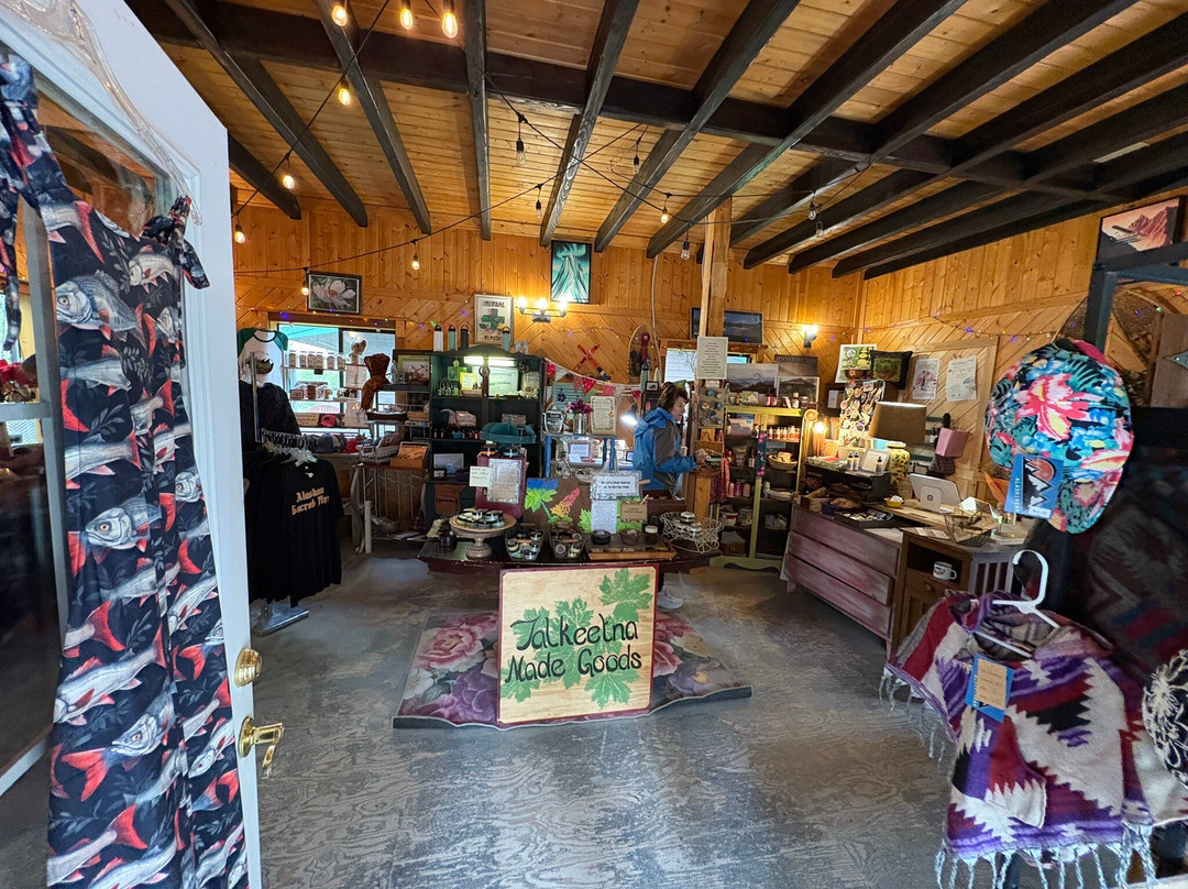 Silverbear Sundries & Denali Hemp Company-塔尔基特纳必去景点