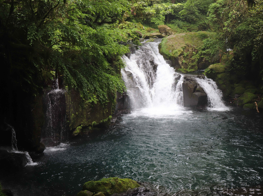 Yonjusanman Falls-菊池市必去景点