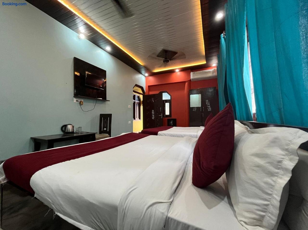 Hotel Arya Kulam Palace