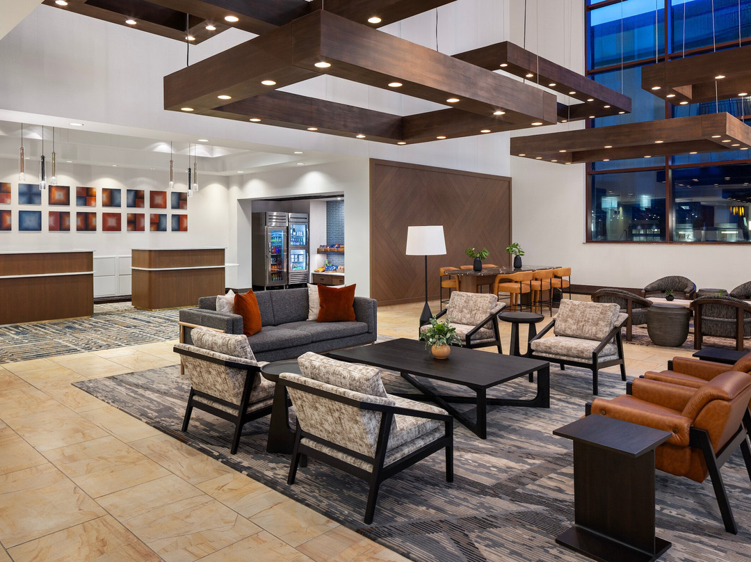 万豪布卢明顿诺马尔酒店&会议中心主图