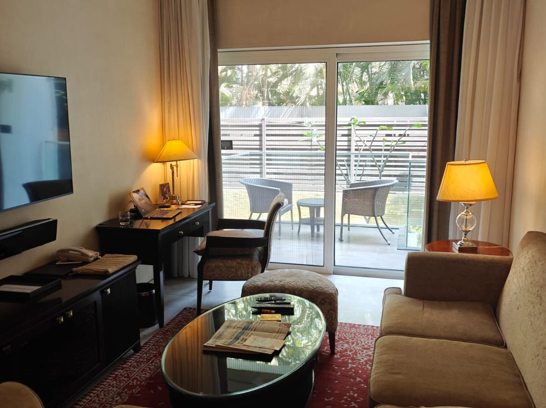 奥克伍德总理浦那酒店主图