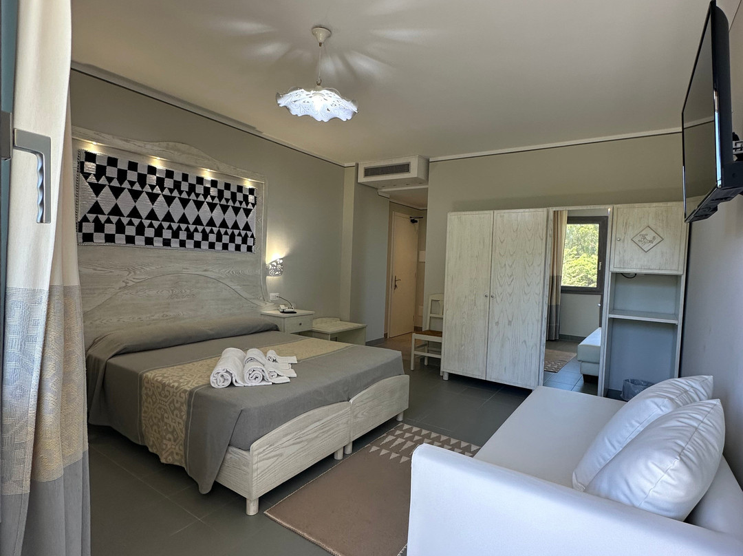 Hotel Cala Dei Pini主图