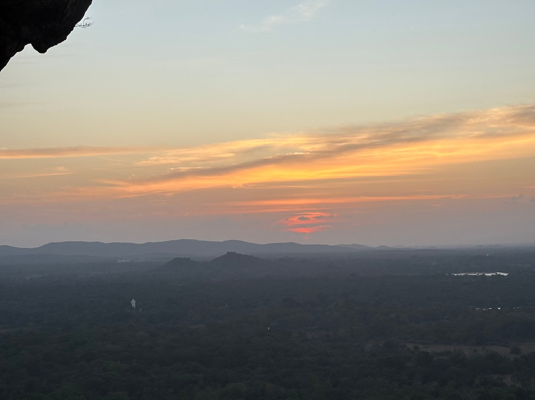 Dee Lanka Tours-卡图纳耶克必去景点