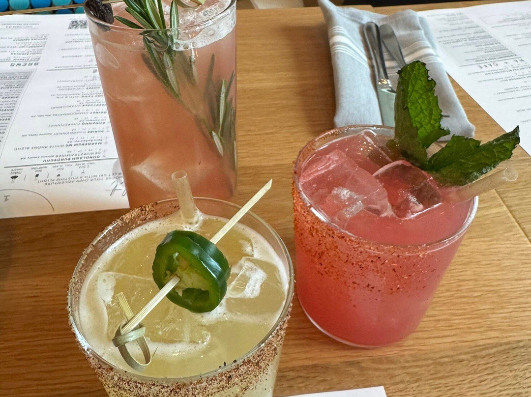 Sixty Vines -  Miami