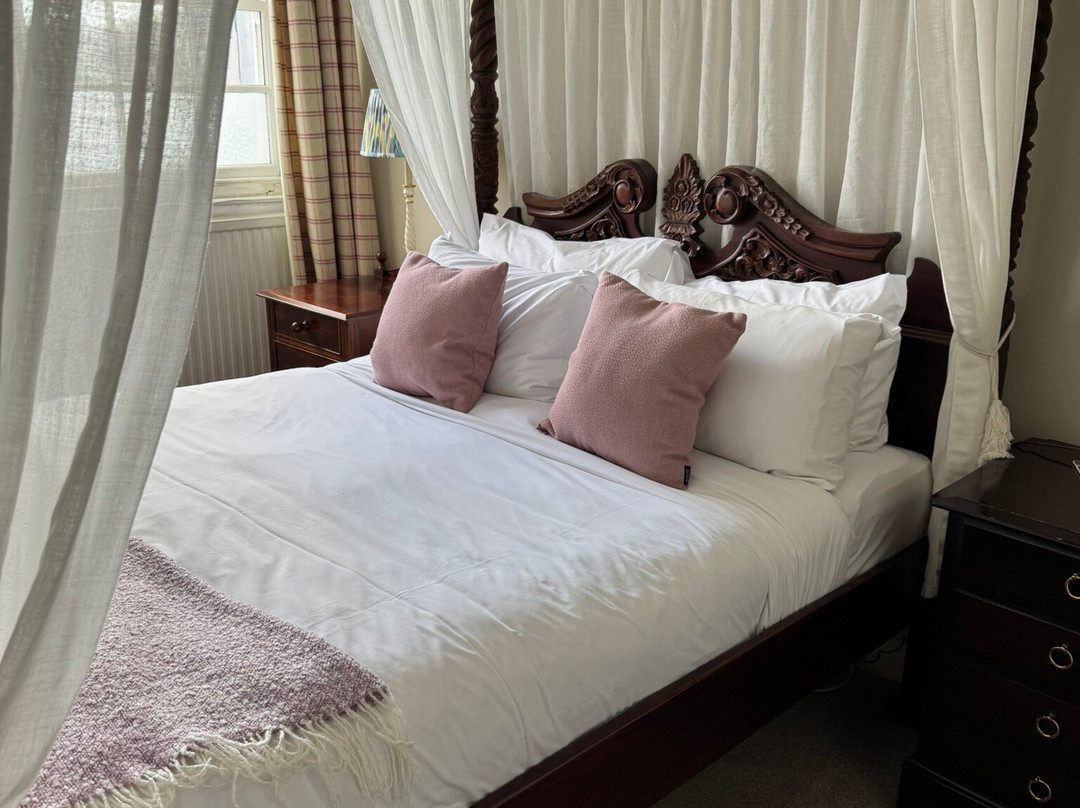 The White Hart Hotel主图