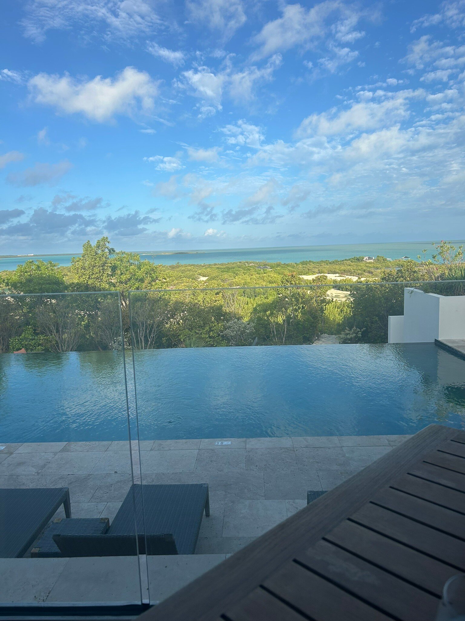 Sailrock South Caicos-官方