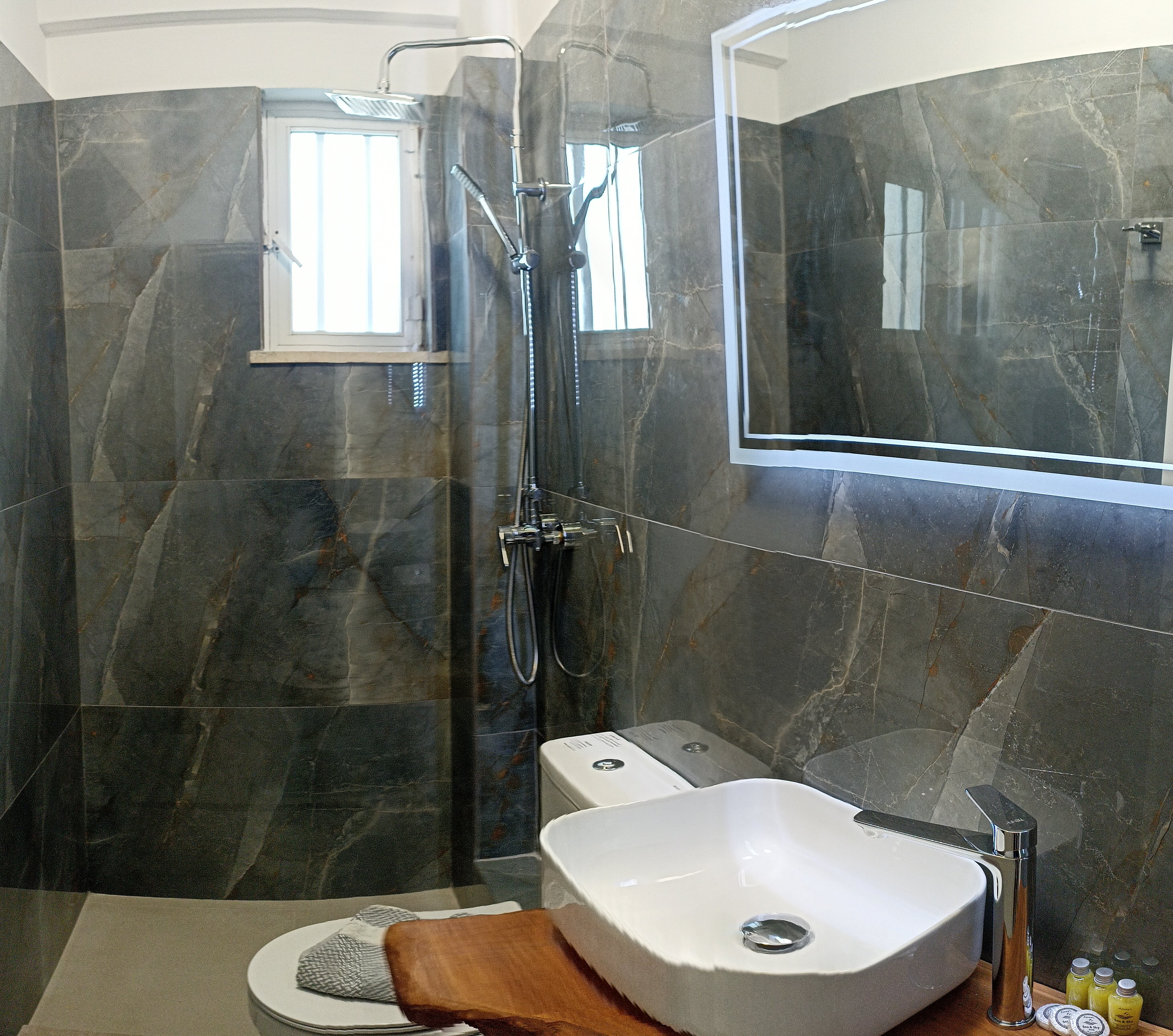 Philoxenia Apartments-浴室