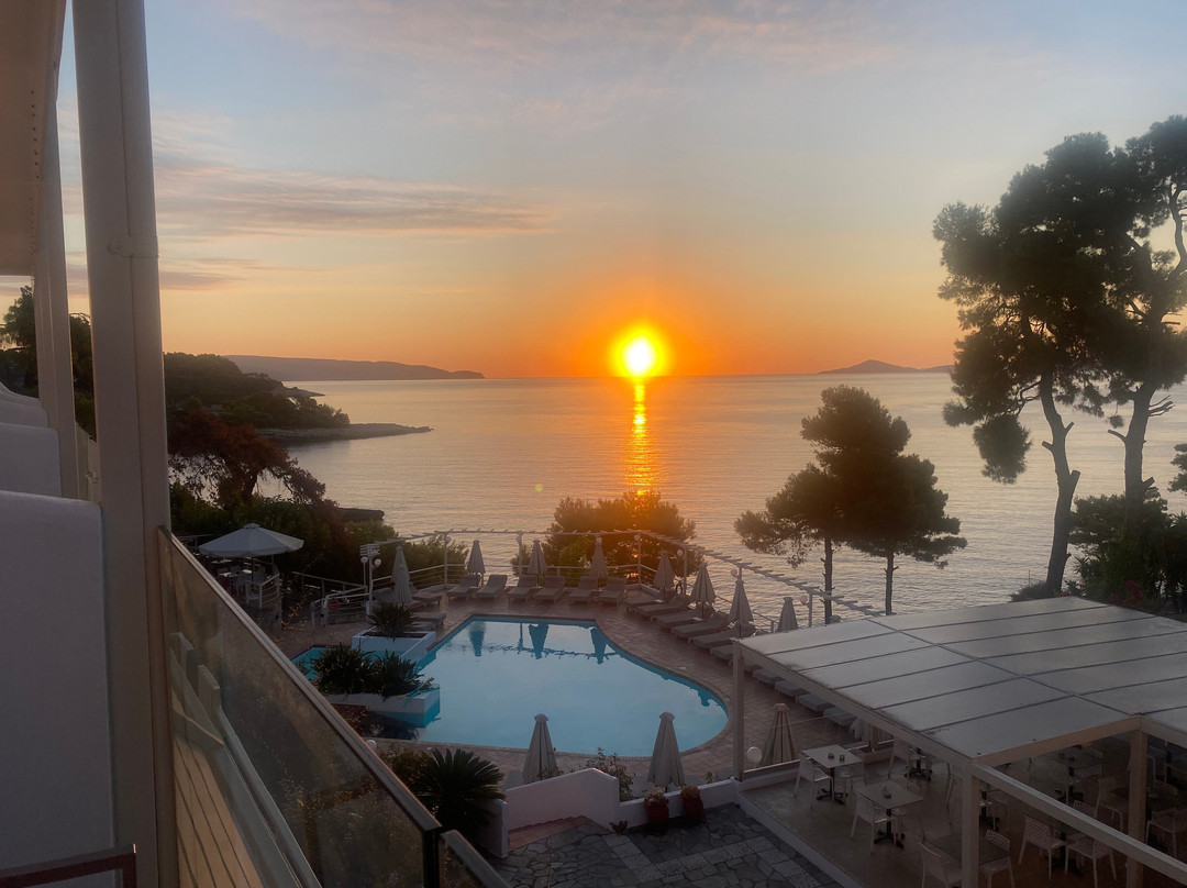 Paradise Hotel主图