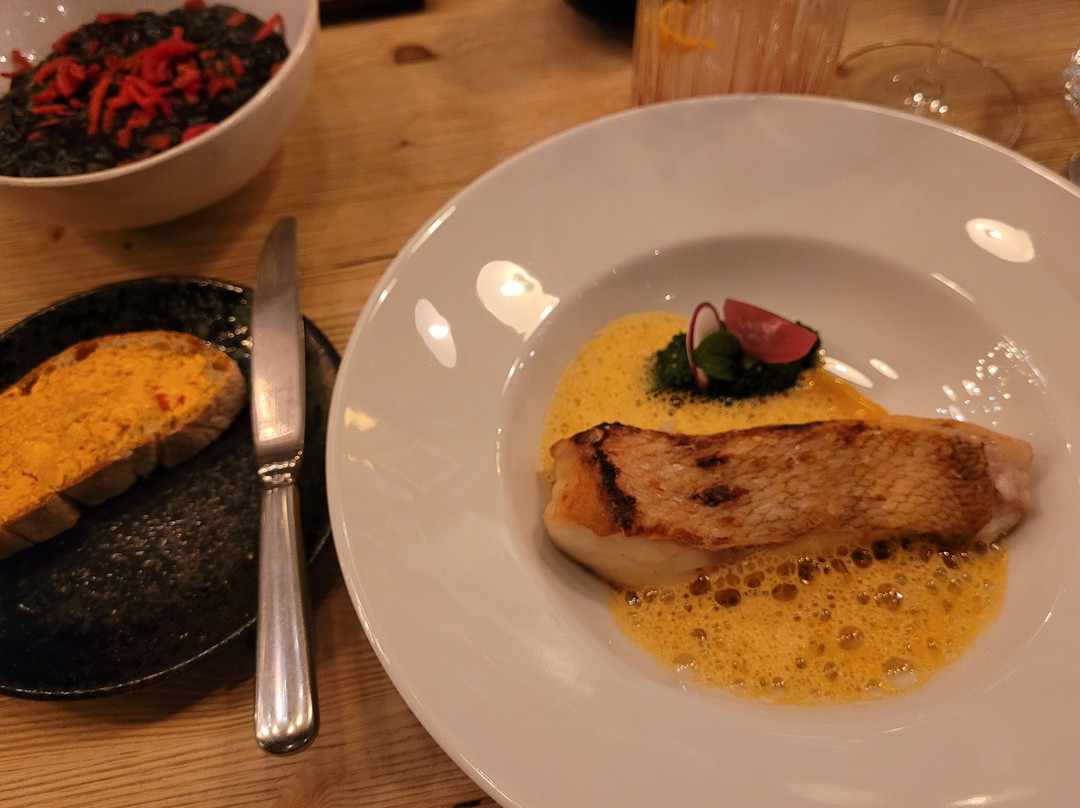 KITCHENS Restaurant & Bar