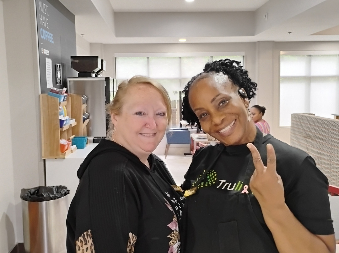 Holiday Inn Express & Suites Pensacola W I-10 By IHG主图