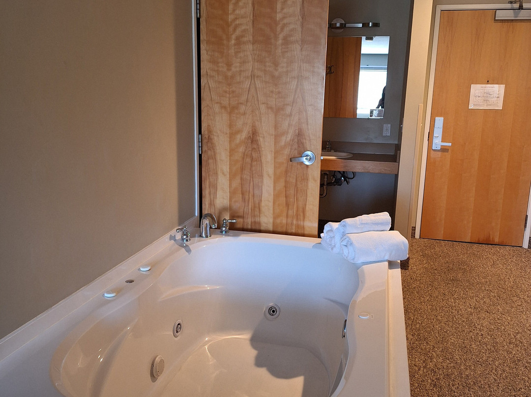 The Weathervane Inn主图