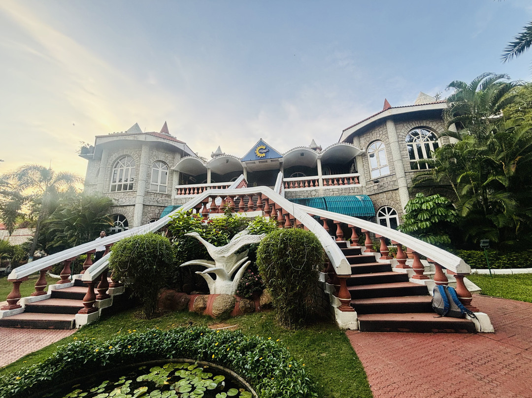 名流俱乐部酒店主图