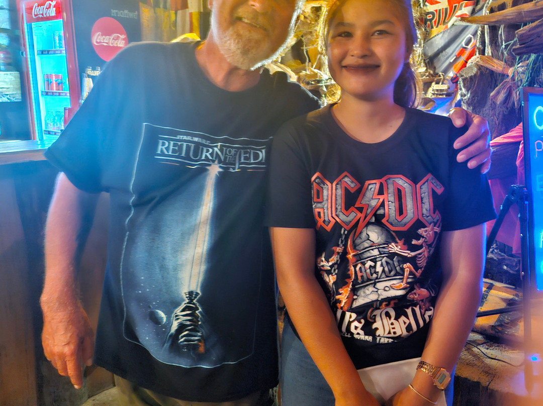 Fat Shark Bar-库克卡克海滩必去景点