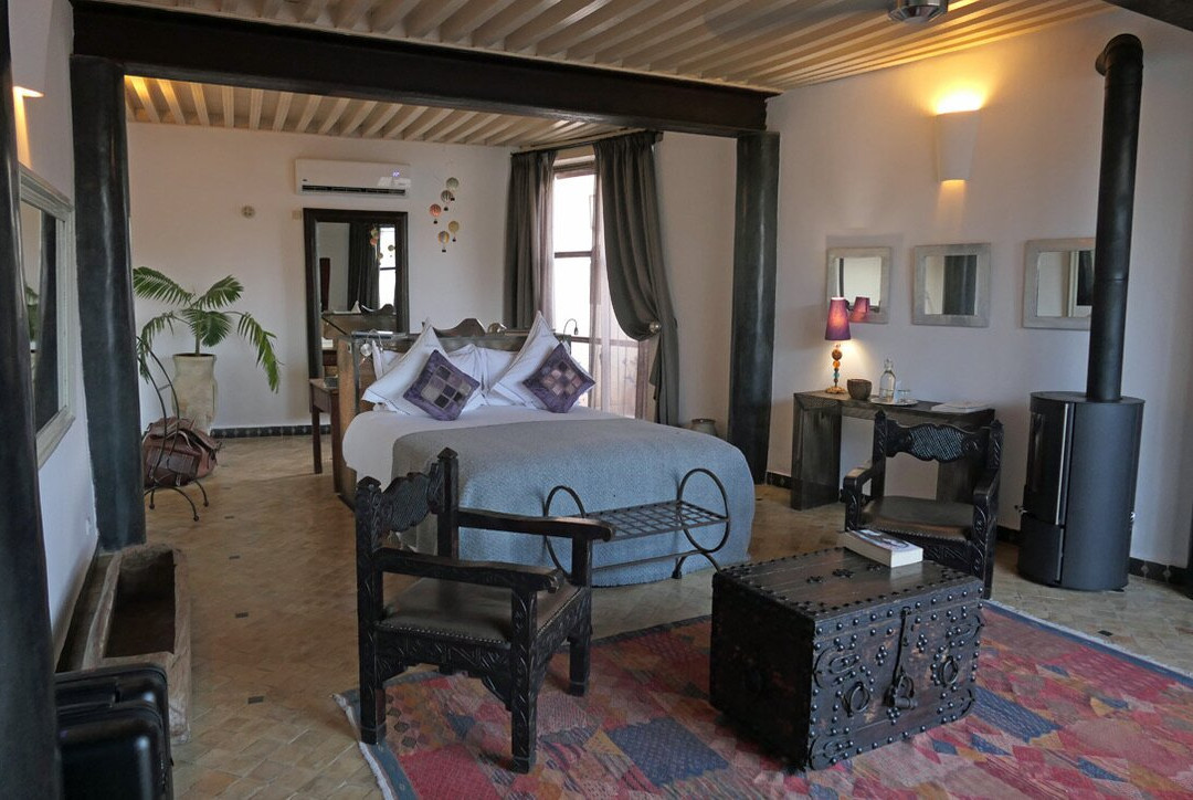 阿鲁萨里亚德酒店主图