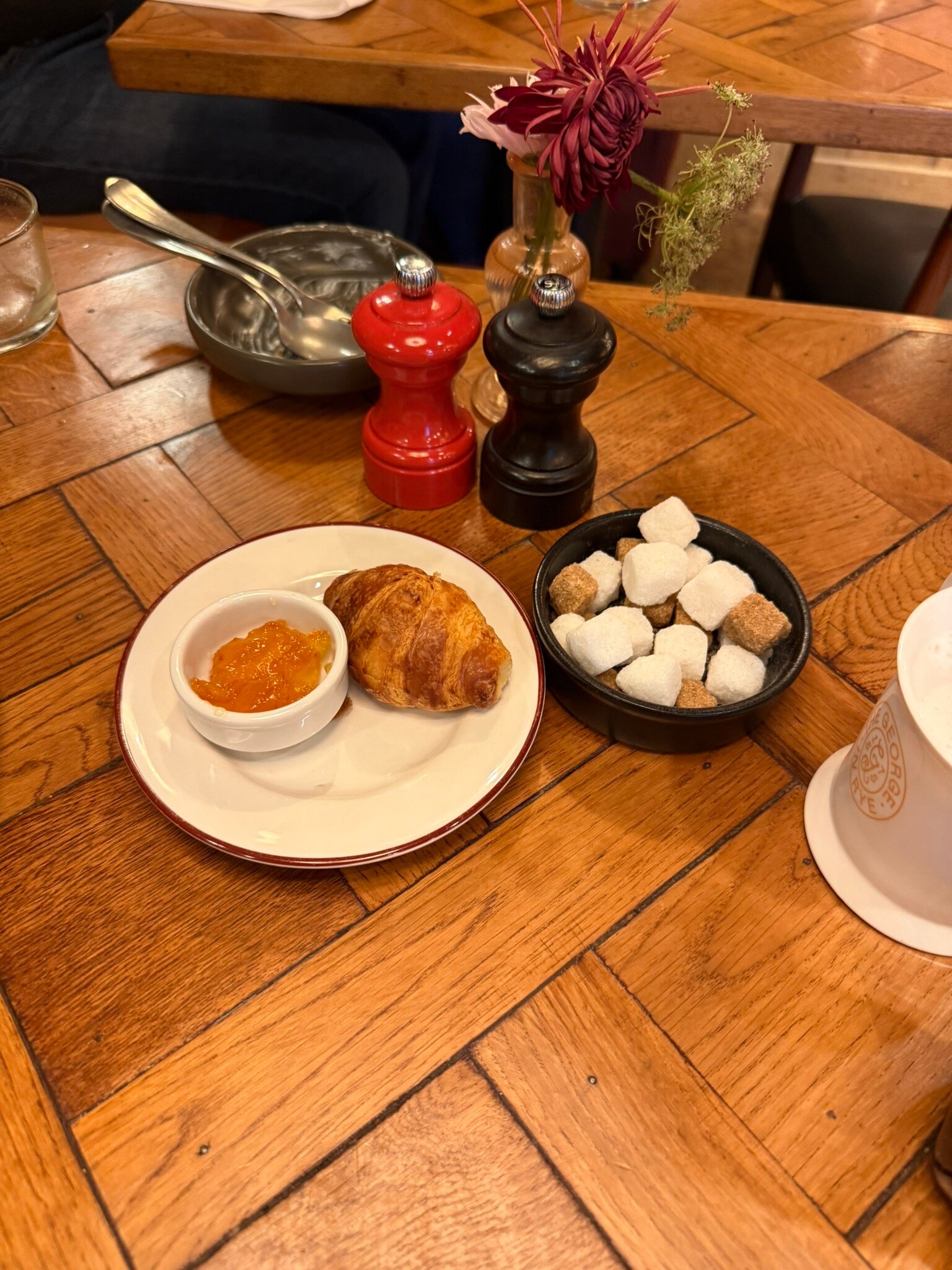 拉伊的乔治酒店-官方