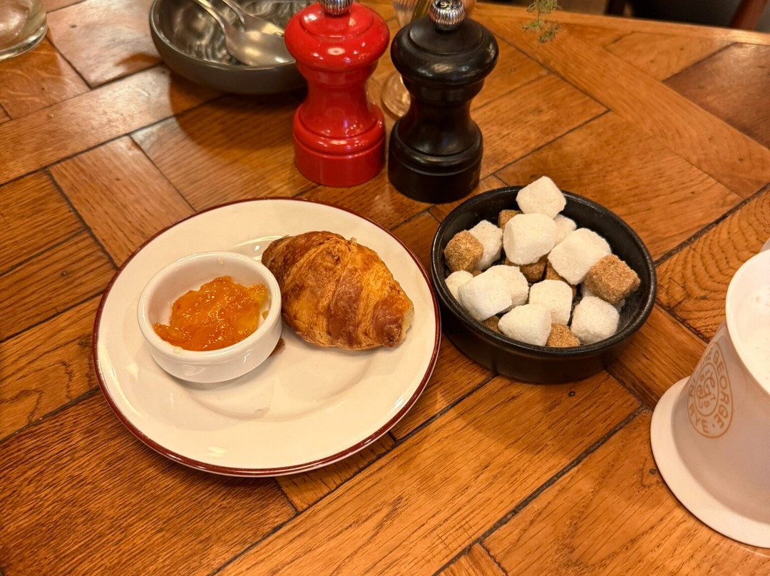 拉伊的乔治酒店主图