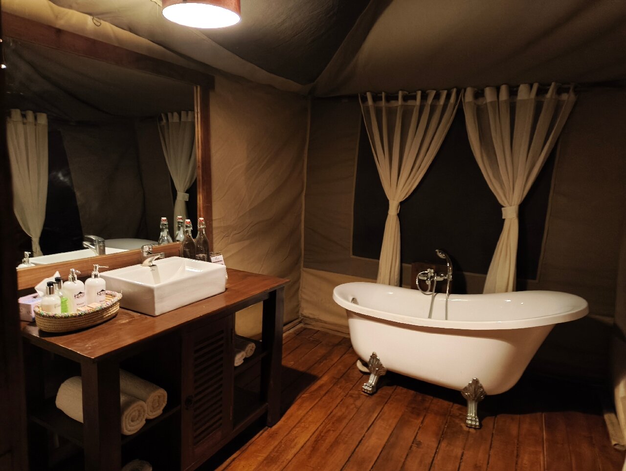 Crater Rim View-官方