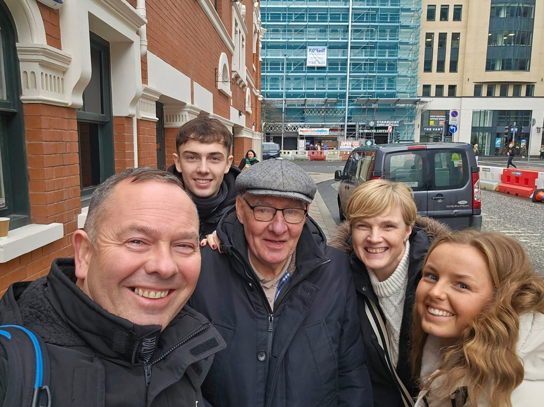 Paddy Campbell's Belfast Famous Black Cab Tours-贝尔法斯特必去景点