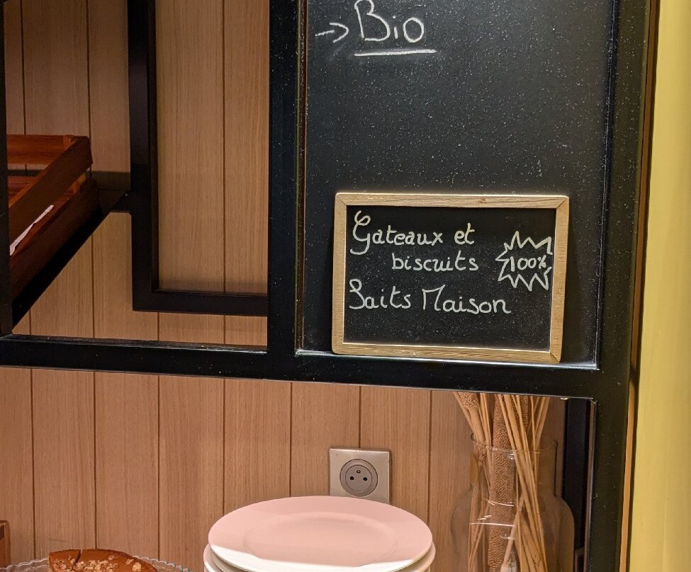 科里亚阿维尼翁库缇娜TGV车站酒店主图