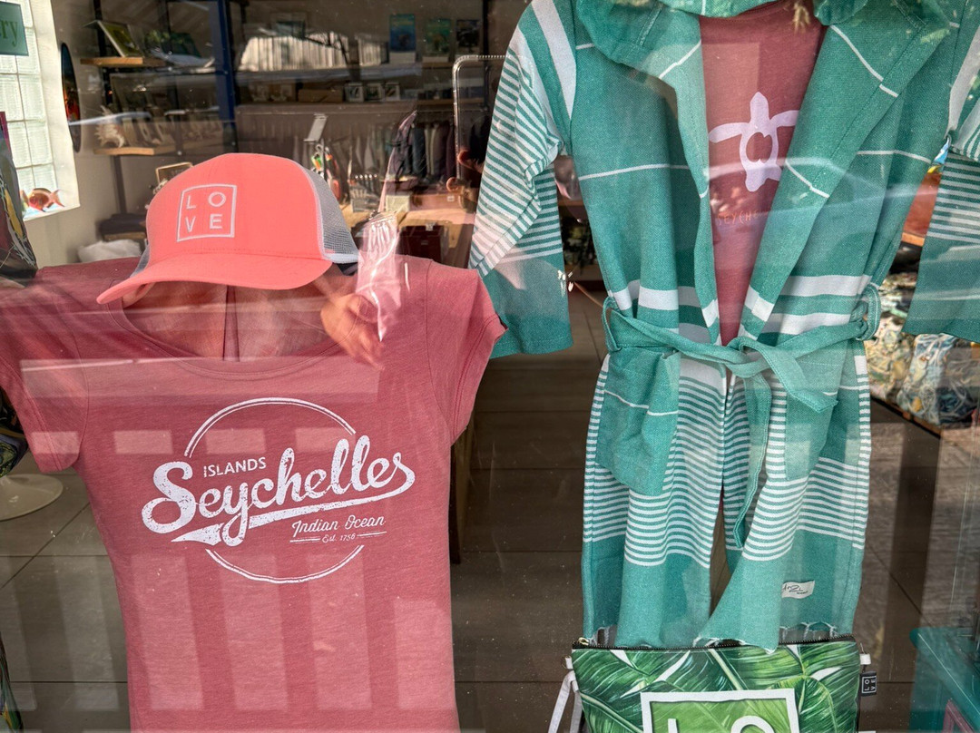 Koral Souvenir Boutique-博瓦隆必去景点