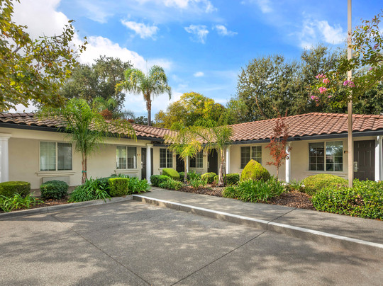 大学公园旅馆&套房酒店主图