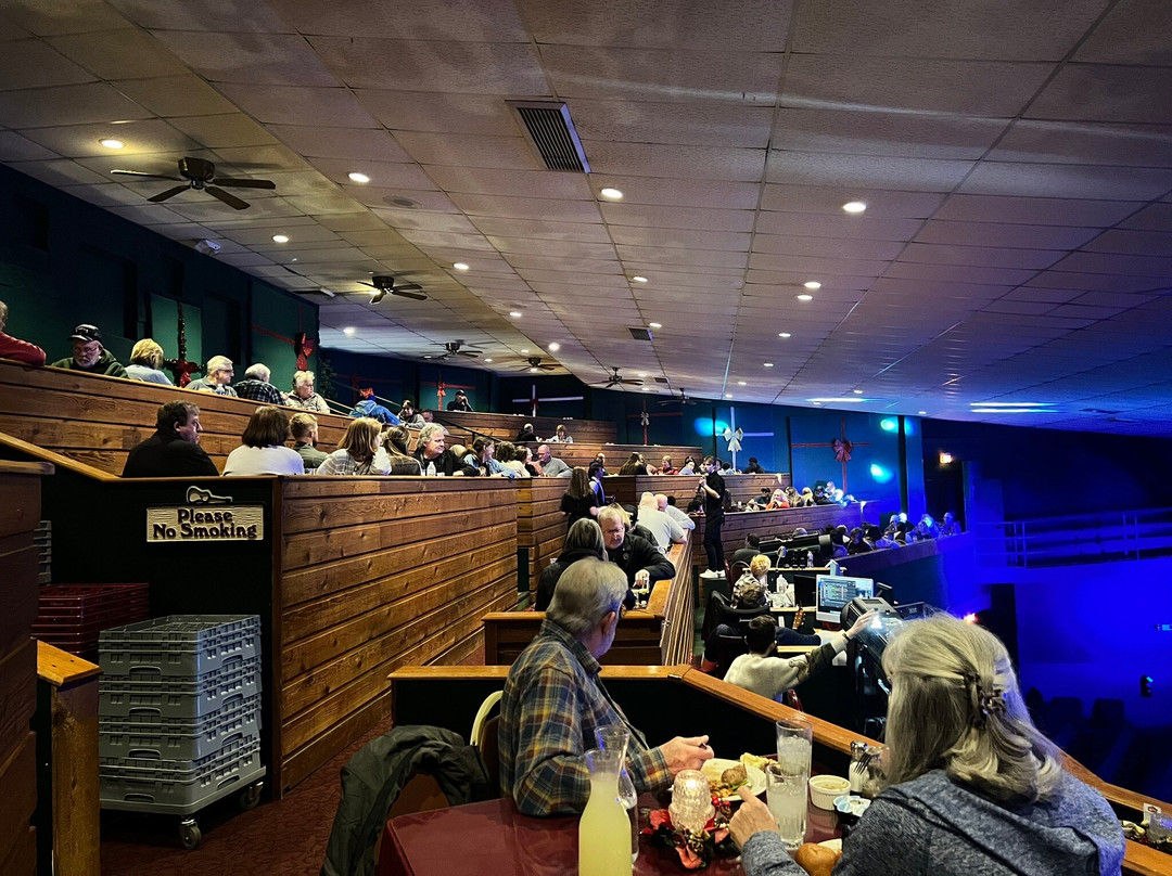 Hughes Brothers Theatre-布兰森必去景点