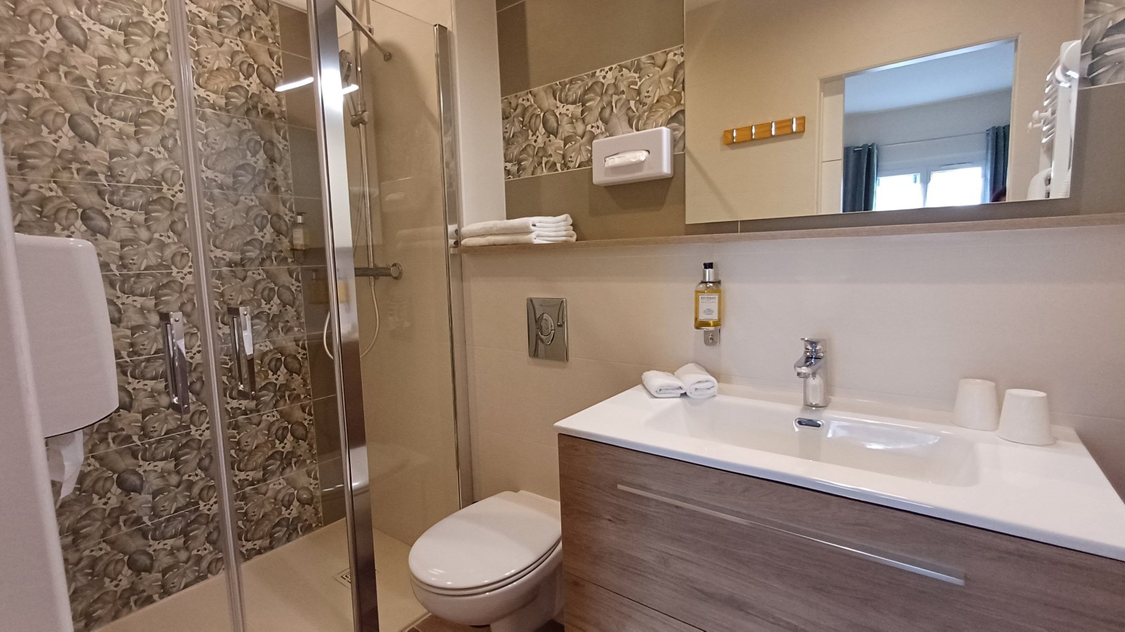 Logis Hôtel du Cerf-浴室