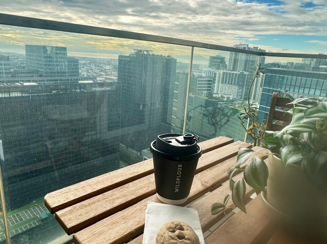 Uptown Parksuites Tower 2