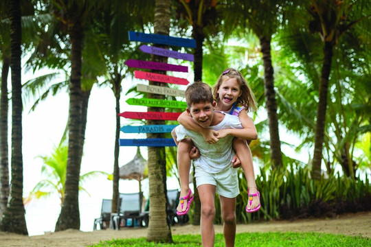 巨浪乐卡诺涅尔酒店主图