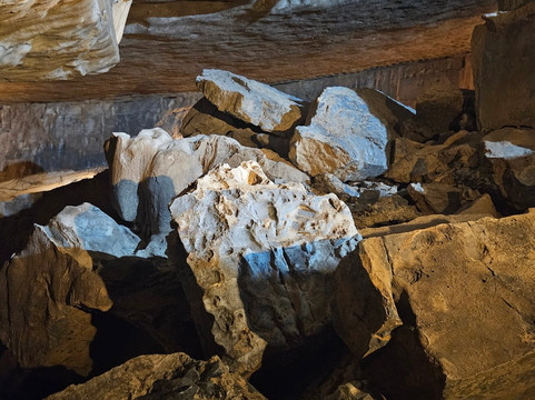 Al Hoota Cave-Al Hamra必去景点