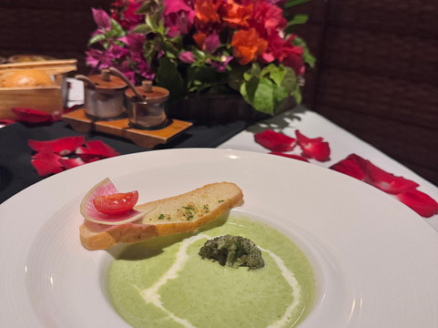 Wanna Jungle Pool and Bar-佩艳艮必去景点