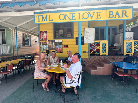 TML One Love Bar-Holetown必去景点