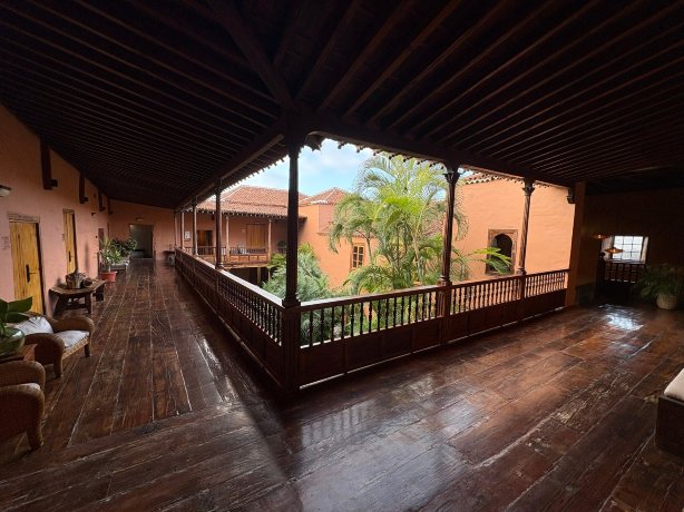 拉昆塔罗哈 LIVVO 酒店-官方