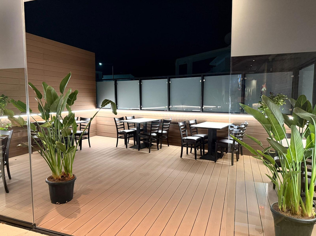 Bistro Bar 15