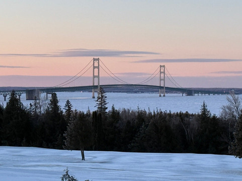 圣伊格纳斯速8酒店主图