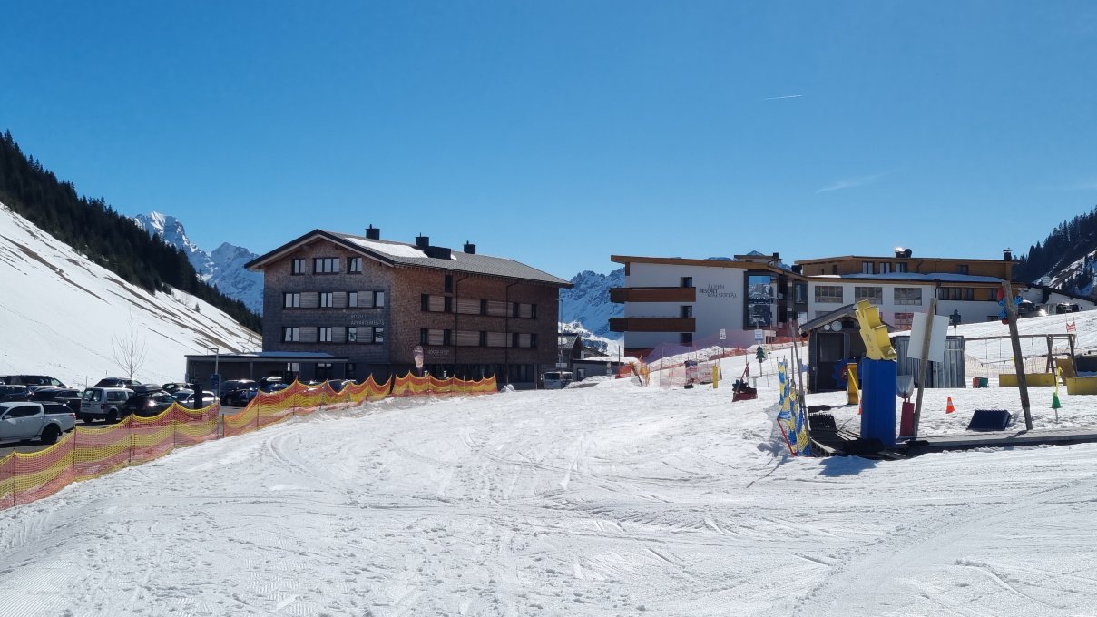 瓦瑟陶尔奥鹏度假村酒店-官方