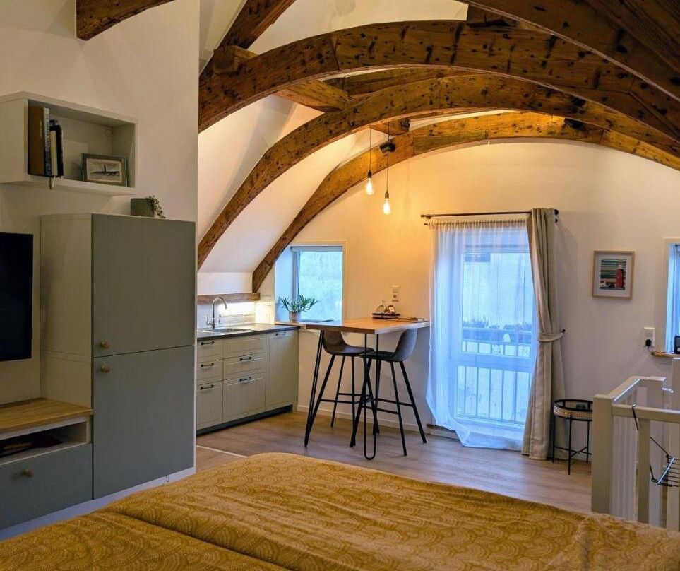 B&B TxL