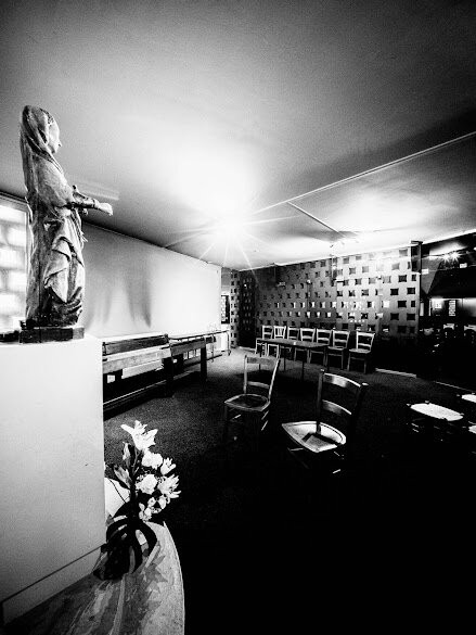 Eglise Notre-Dame-de-la-Resurrection-Le Chesnay必去景点