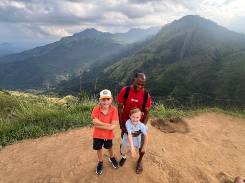 Ceylon Travel Eye-佩拉德尼亚必去景点