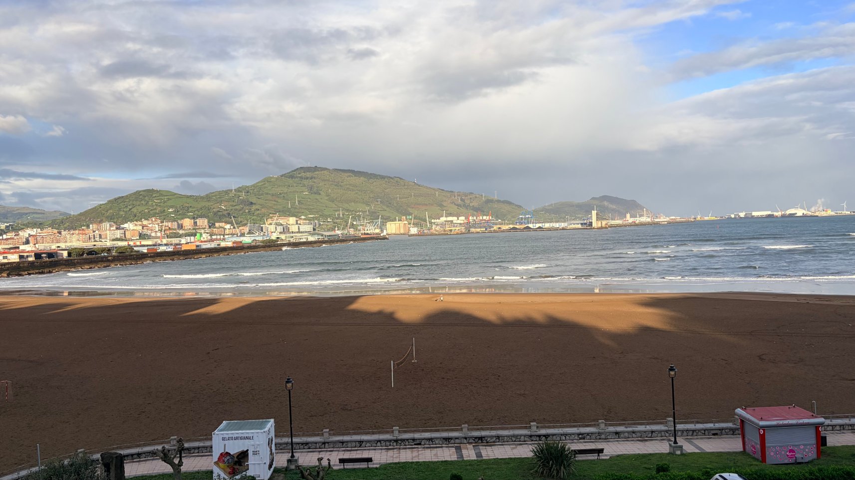 多摩升佩蒂特宫酒店-旅行者